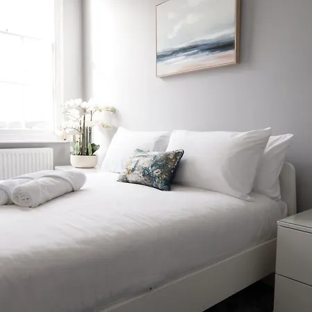 Central Cheltenham, Regency Apartment With Parking, Cavalier Suite - Sleeps 6 Exterior photo