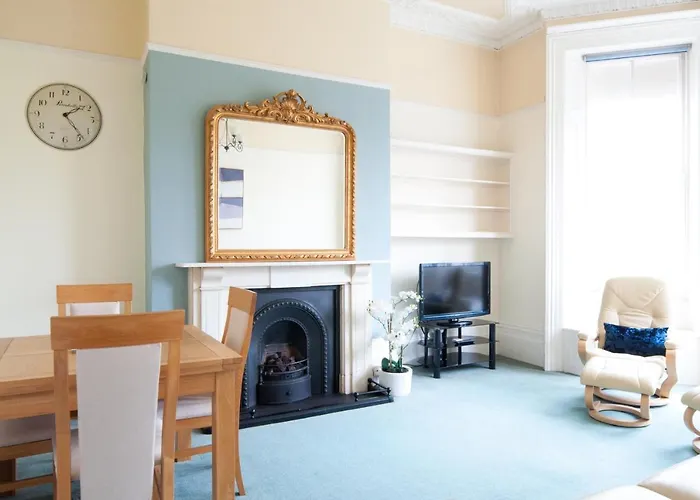 Central Cheltenham, Regency Apartment With Parking, Cavalier Suite - Sleeps 6